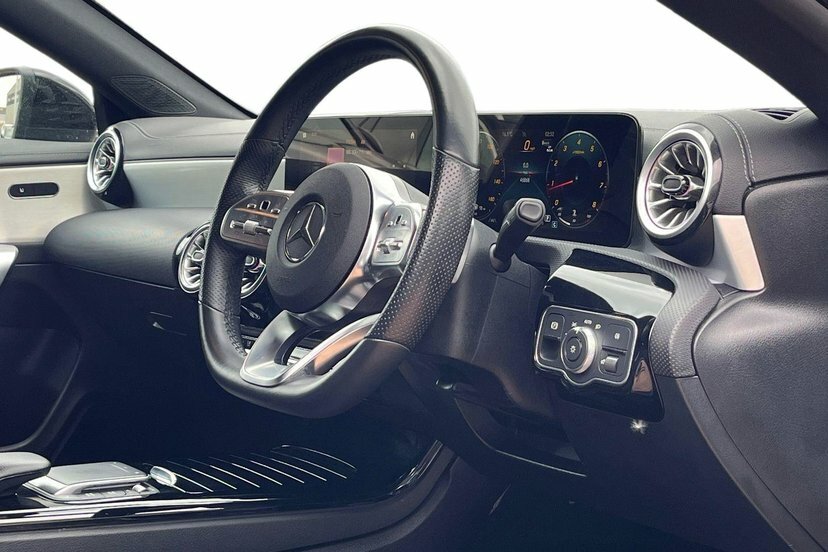 Mercedes-Benz CLA Class Cla200 Amg Line Executive Shooting Brake KN23YTG Blue #5