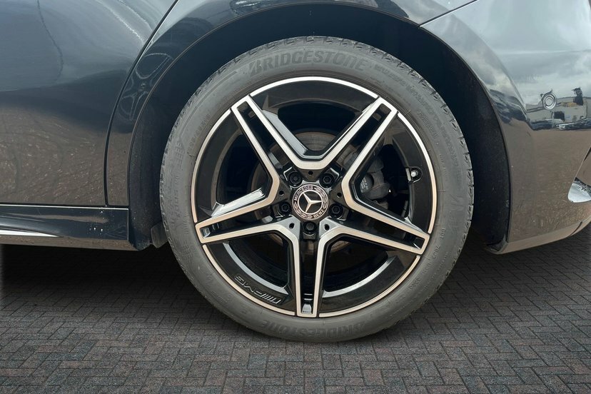 Mercedes-Benz A Class A180 Amg Line Premium KN23XXE Black #4