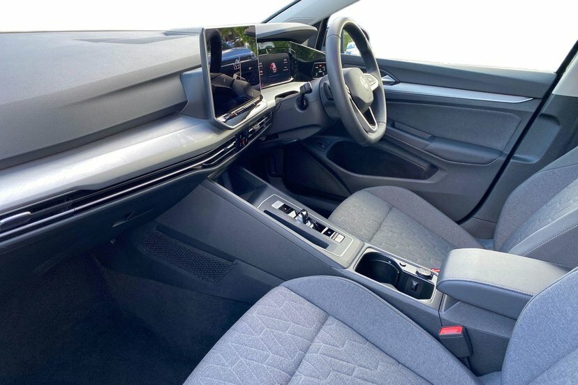 Volkswagen e-Golf 1.5 Tsi Ehybrid 19.7Kwh Match Hatchback GK75CCE Black #2