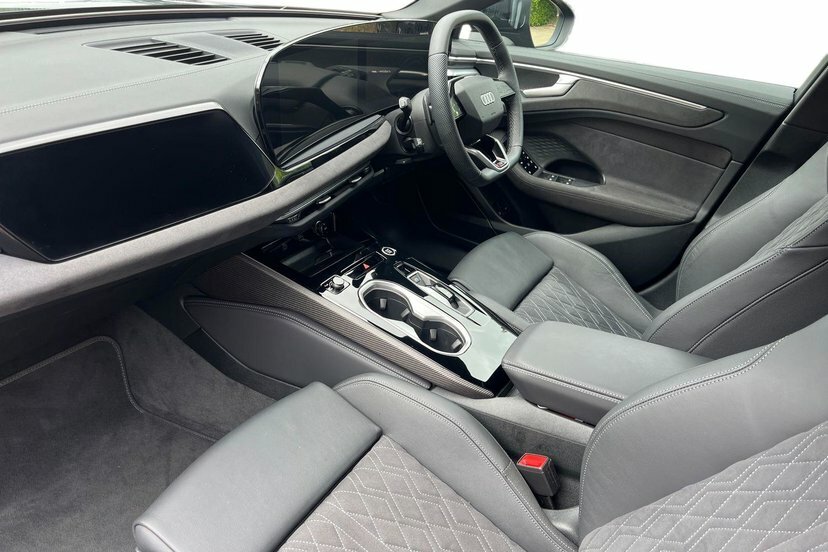 Audi A6 Saloon 2.0 E-hybrid 25.9Kwh Launch Edition Saloon Pet EJ75TKZ Blue #2