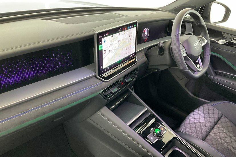 Volkswagen Tayron 1.5 Etsi Mhev R-line Suv Hybrid Dsg 15 AO26OOW Purple #2
