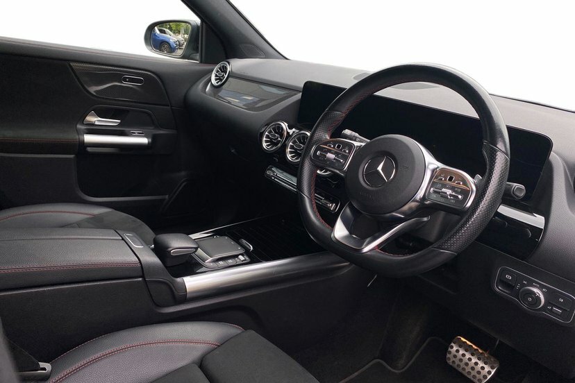 Mercedes-Benz GLA Class 2.0 Gla220d Amg Line Executive Suv 8G KN23YLE Black #5
