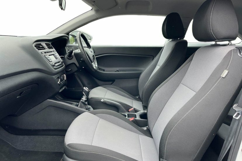 Hyundai I20 1.0 T-gdi Se Coupe 100 Ps White #2