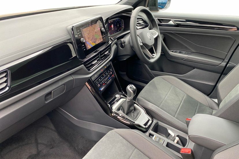 Volkswagen T-Roc 1.5 Tsi Style Design Suv 150 Ps MJ26YPG Black #2