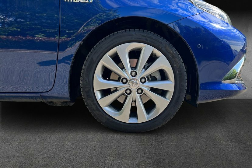 Toyota Auris 1.8 Vvt-h Excel Hatchback Hybrid Cvt 1 EX68UUW Blue #5