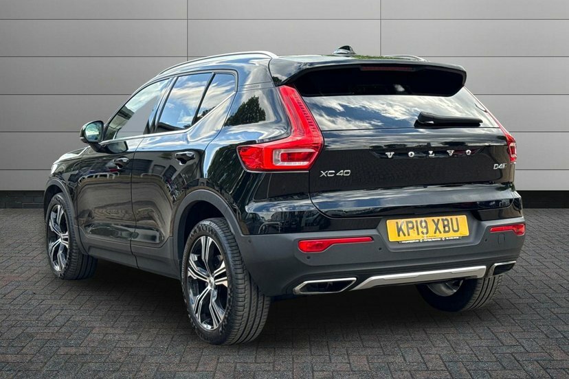 Volvo XC40 2.0 D4 Inscription Pro Suv Awd 19 Black #3