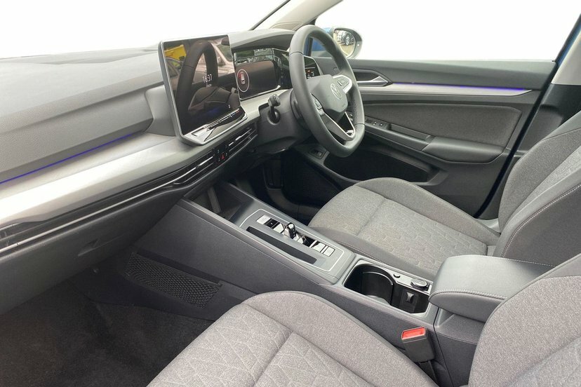 Volkswagen e-Golf 1.5 Tsi Ehybrid 19.7Kwh Match Hatchback GK75BZX Blue #2