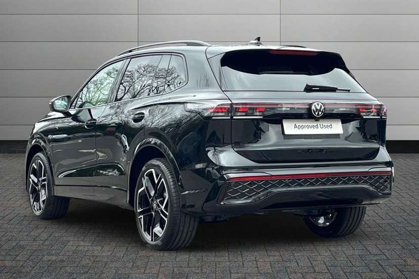 Volkswagen Tiguan 1.5 Etsi Mhev R-line Suv Hybrid Dsg 15 LV26PCU Black #3