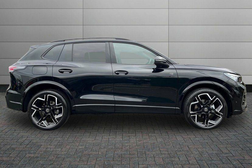 Volkswagen Tiguan 1.5 Etsi Mhev R-line Suv Hybrid Dsg 15 LV26PCU Black #4