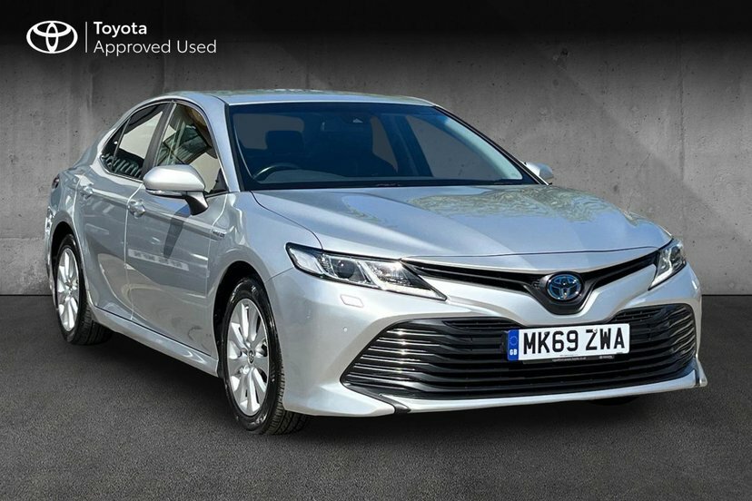 Toyota Camry 2.5 Vvt-h Design Saloon Hybrid Cvt 218 Silver