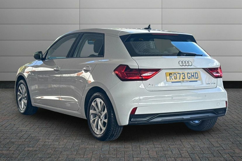 Audi A1 1.0 Tfsi 25 Sport Sportback S Tronic 9 White #3