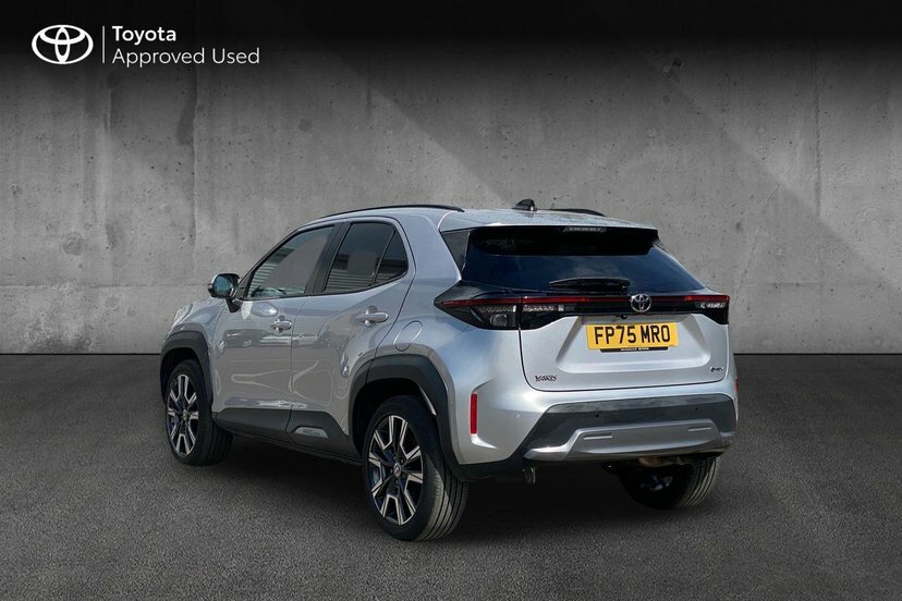 Toyota Yaris Cross 1.5 Vvt-h Excel Suv Hybrid E-cvt 130 P FP75MRO Silver #4