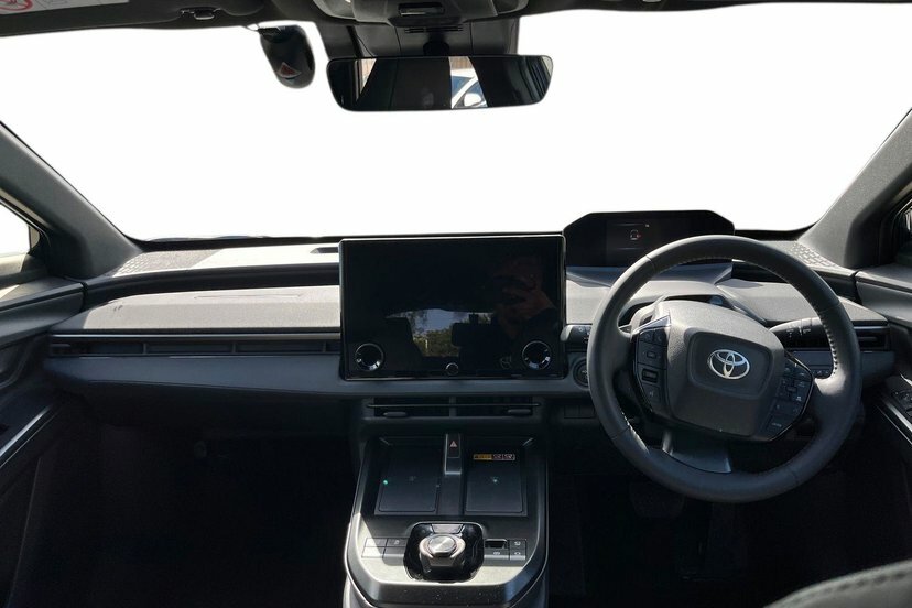 Toyota bZ4X 73.1Kwh Design Suv 224 Ps DE26EOX Blue #6