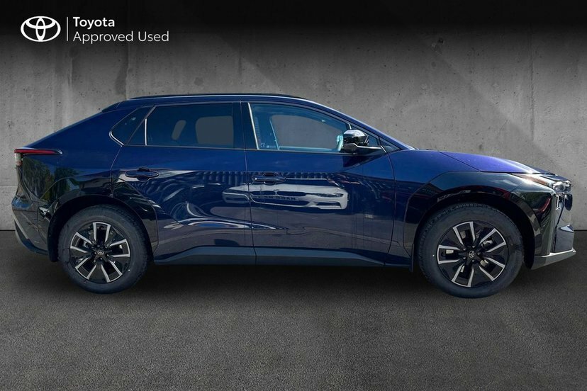 Toyota bZ4X 73.1Kwh Design Suv 224 Ps DE26EOX Blue #4