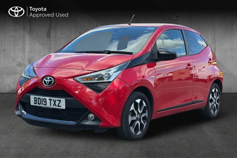 Toyota Aygo 1.0 Vvt-i X-trend Hatchback X-shift Sa Red #3