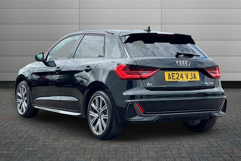Audi A1 1.5 Tfsi 35 S Line Sportback S Tronic Black #3