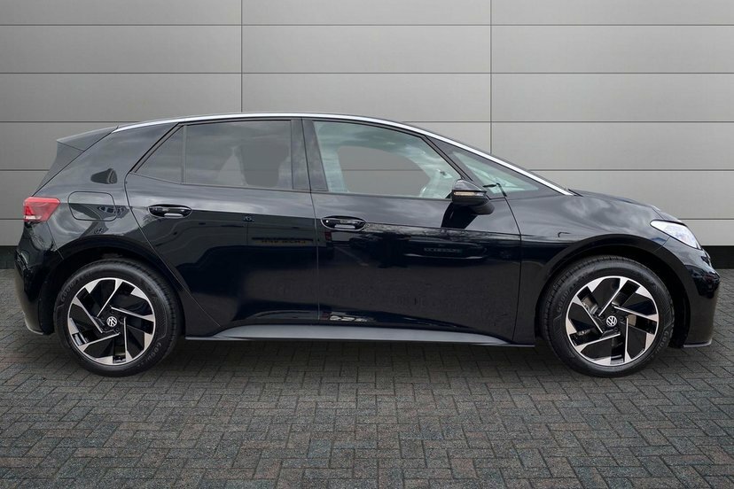 Volkswagen ID.3 Pure 52Kwh Match Hatchback 170 LS26NHG Black #4