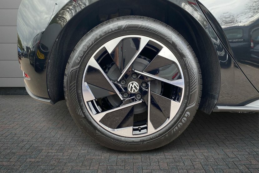 Volkswagen ID.3 Pure 52Kwh Match Hatchback 170 LS26NHG Black #5