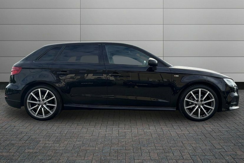 Audi A3 1.5 Tfsi Cod Black Edition Sportback Ma Black #4