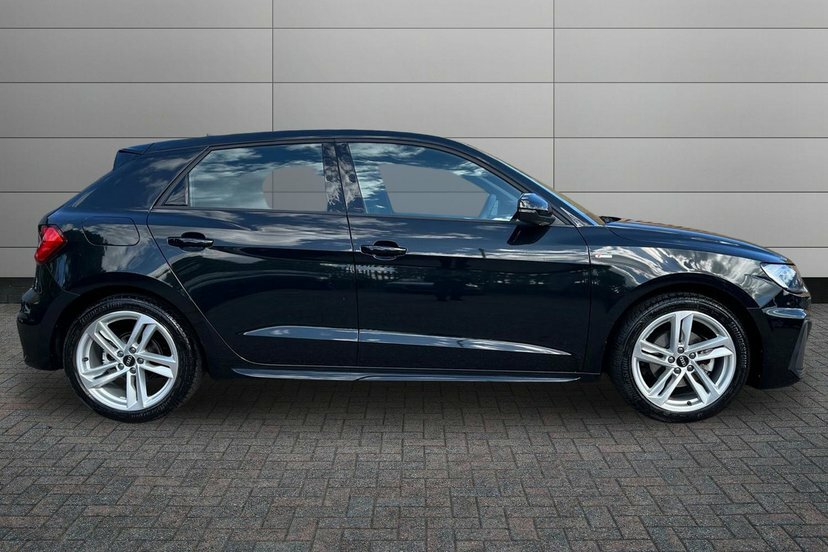 Audi A1 1.0 Tfsi 30 S Line Sportback 11 Black #4