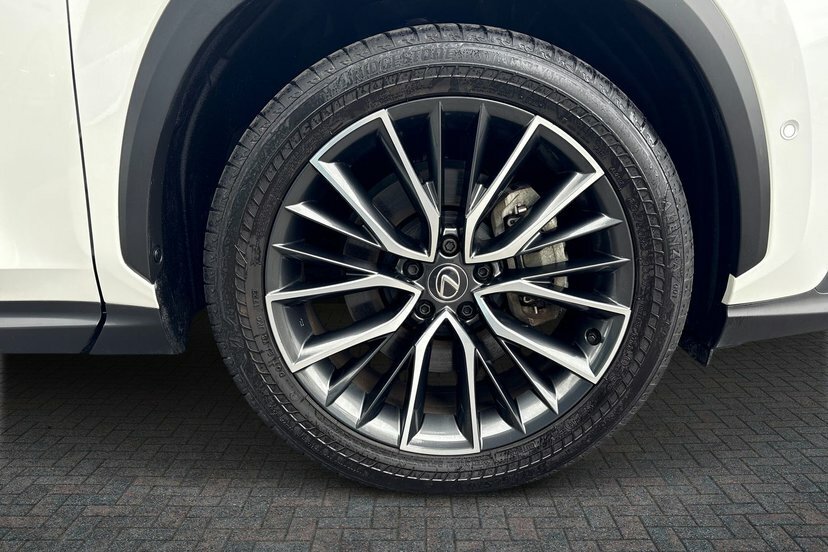 Lexus NX 2.5 450H 18.1Kwh Takumi Suv Plug-in Hy White #5