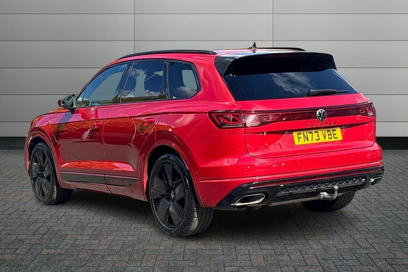 Volkswagen Touareg 3.0 Tdi V6 Black Edition Suv Tiptronic FN73VBE Red #3