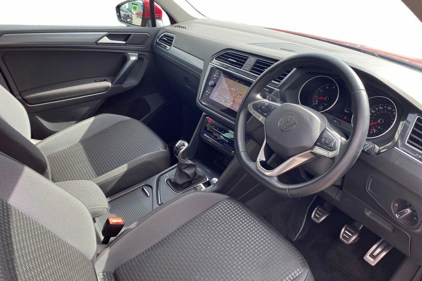 Volkswagen Tiguan 1.5 Tsi Active Suv 150 Ps Red #6