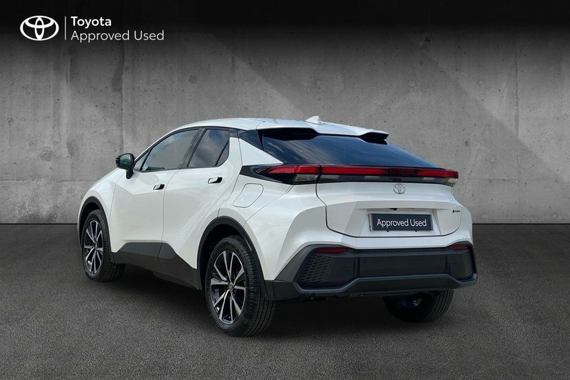 Toyota C-Hr 2.0 Vvt 13.6Kwh Design Suv Plug-in Hybr White #4