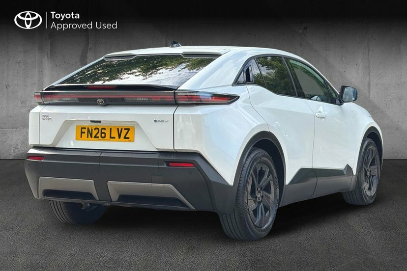 Toyota C-Hr 77Kwh Design Suv 224 Ps White #2