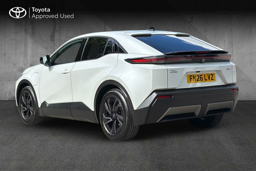 Toyota C-Hr 77Kwh Design Suv 224 Ps White #4