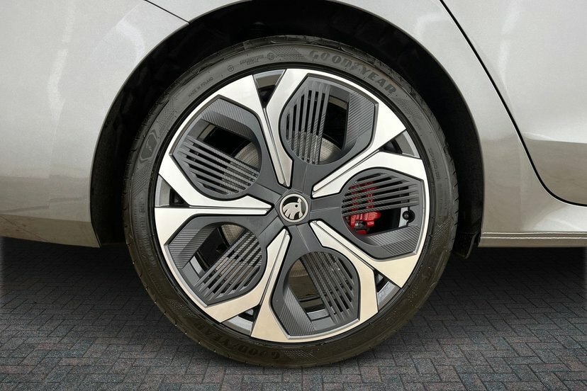 Skoda Octavia Octavia Estate Vrs 2.0 Tsi 265 Ps Dsg Grey #5
