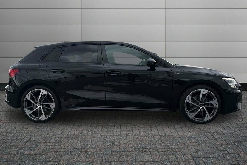 Audi A3 2.0 Tdi 35 Edition 1 Sportback S Tronic EF23ULW Black #4