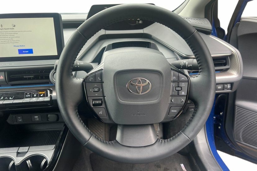 Toyota Prius 2.0 13.6Kwh Excel Hatchback Plug-in Hyb RF75AVN #6