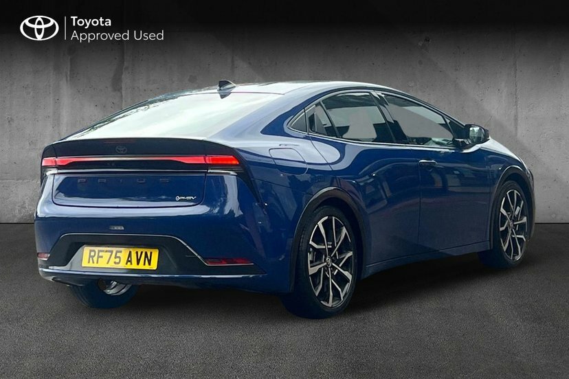 Toyota Prius 2.0 13.6Kwh Excel Hatchback Plug-in Hyb RF75AVN #2