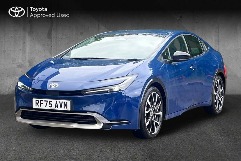Toyota Prius 2.0 13.6Kwh Excel Hatchback Plug-in Hyb RF75AVN #3