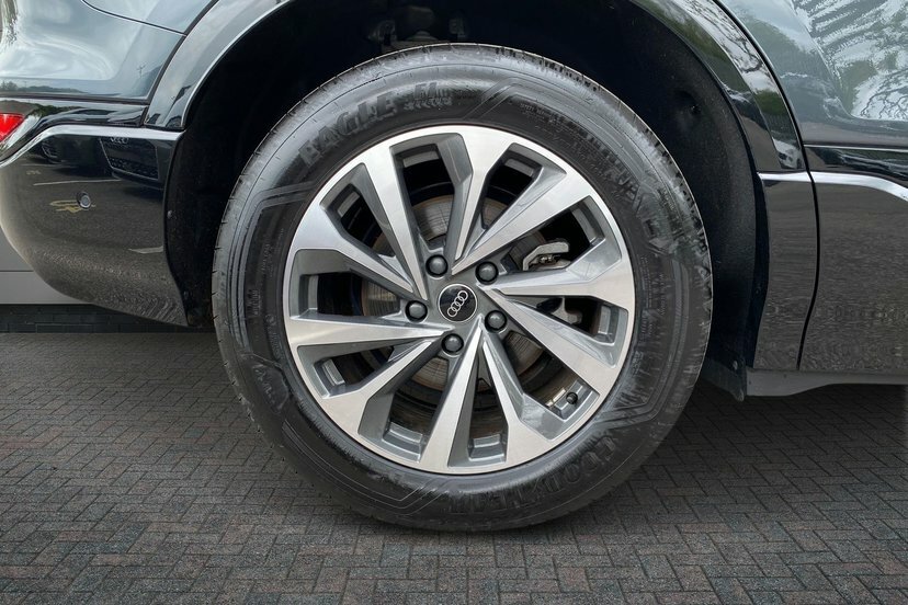 Audi Q6 E-Tron 83Kwh Sport Suv 252 Ps Grey #5