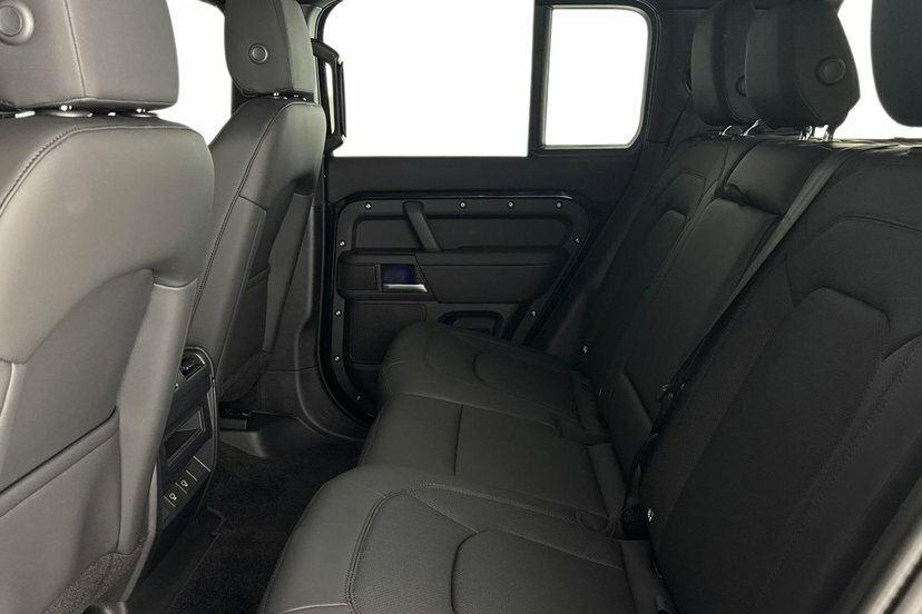 Land Rover Defender 110 3.0 D250 Mhev X-dynamic Se Suv 4Wd FJ75UHV Black #4