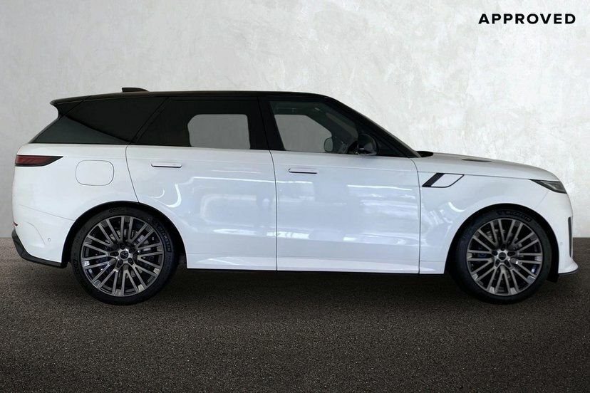 Land Rover Range Rover Sport 4.4 P635 V8 Mhev Sv Suv 4Wd 635 P EO26AHJ White #5