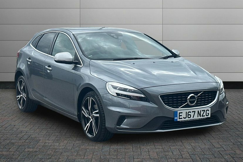 Volvo V40 2.0 T3 R-design Pro Hatchback 1 Grey