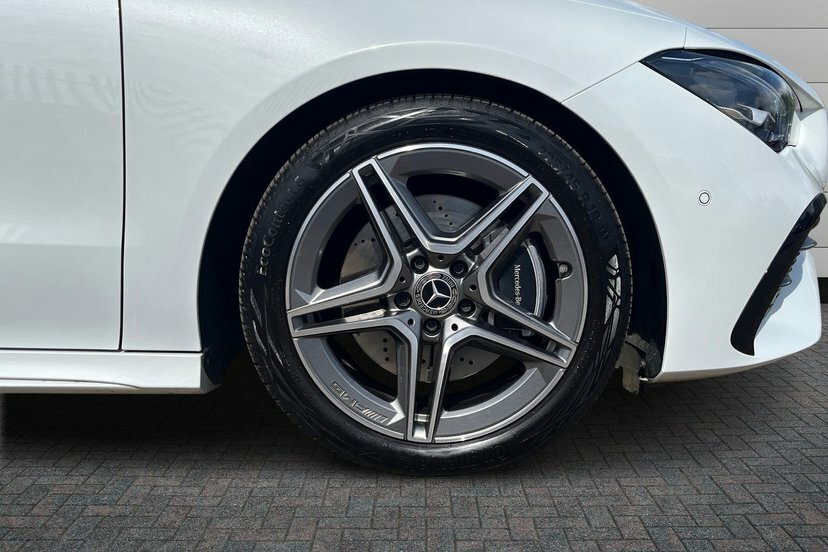 Mercedes-Benz CLA Class Cla200h Mhev Amg Line Executive Shooting Brake White #4