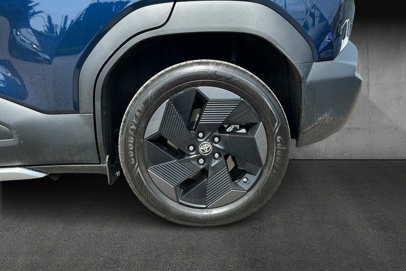 Toyota Urban Cruiser 61Kwh Design Suv 174 Ps DH75CDY Blue #5