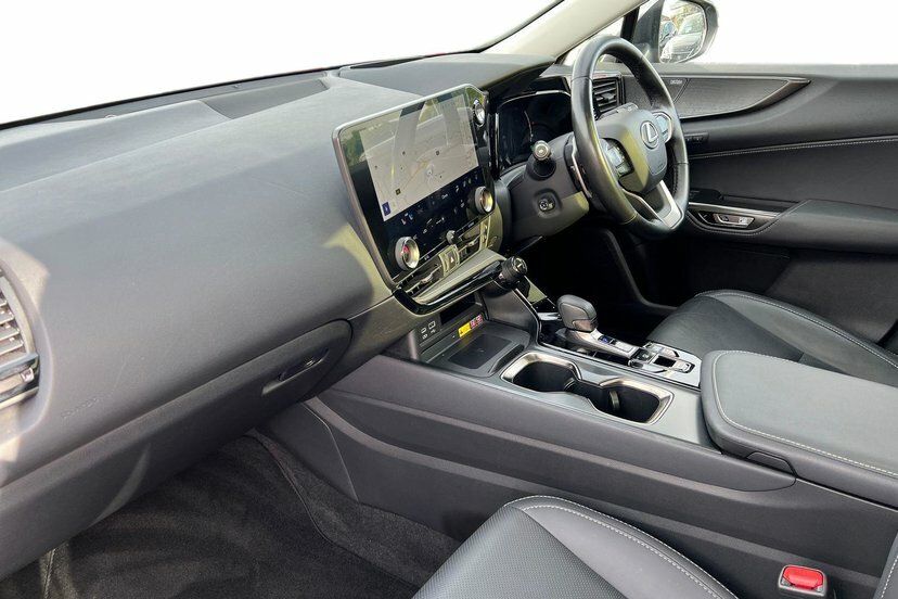 Lexus NX 2.5 350H Takumi Suv Hybrid E-cvt Fwd 2 FM73TXY Silver #2
