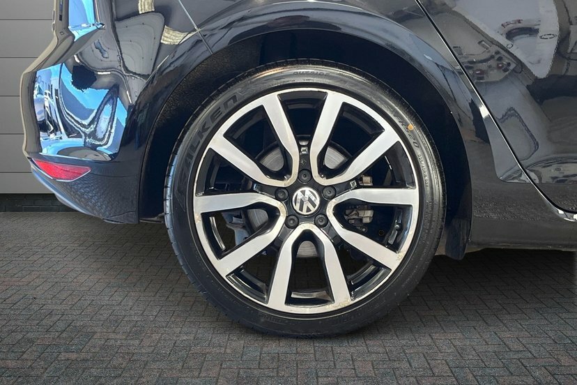 Volkswagen Golf 1.4 Tsi Bluemotion Tech Act Gt Hatchback Petro Black #5