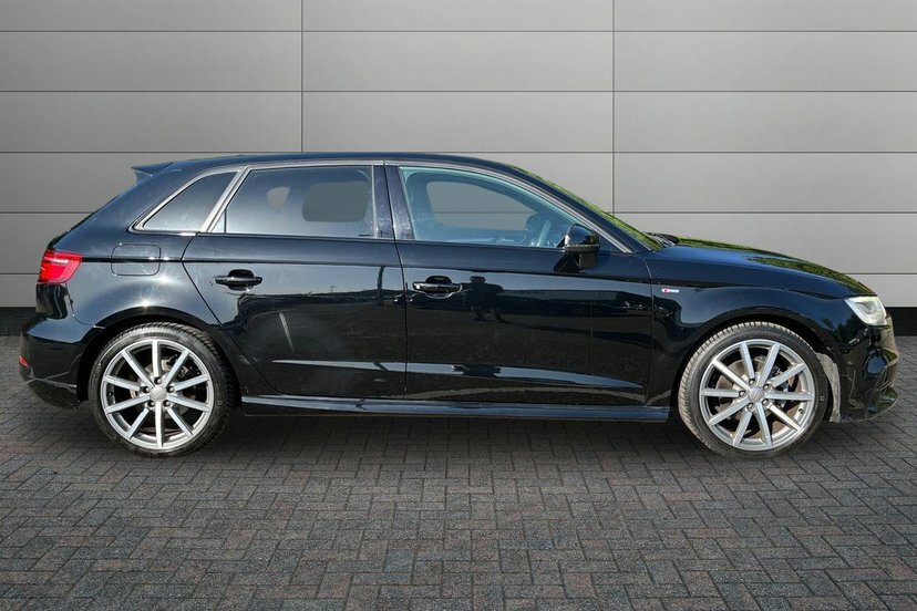 Audi A3 1.0 Tfsi 30 Black Edition Sportback Man Black #4