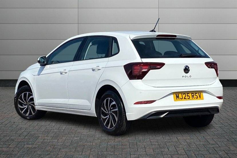 Volkswagen Polo 1.0 Tsi Life Hatchback 95 Ps MJ25RSV White #3