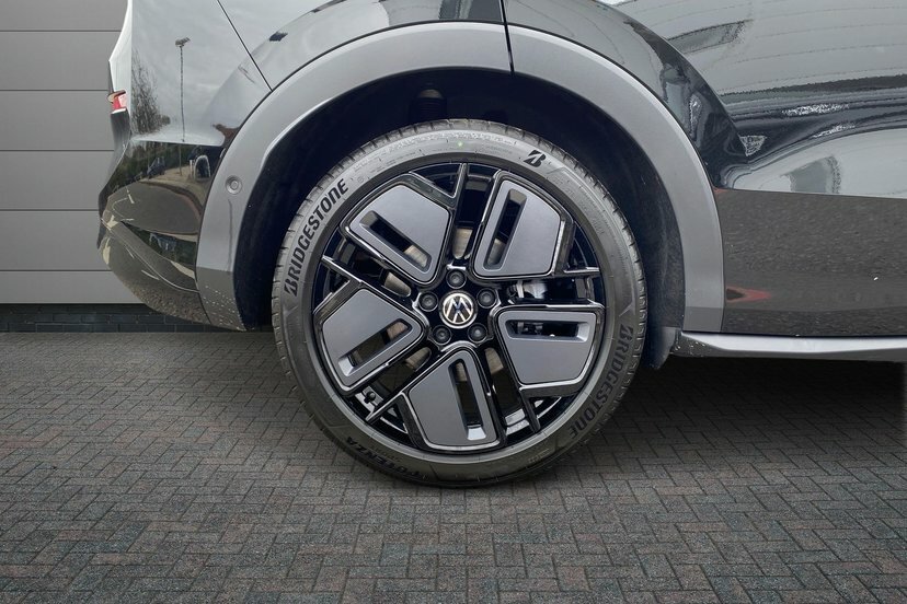 Volkswagen T-Roc 1.5 Etsi Mhev R-line Suv Hybrid Dsg 15 LS26KYJ Black #5