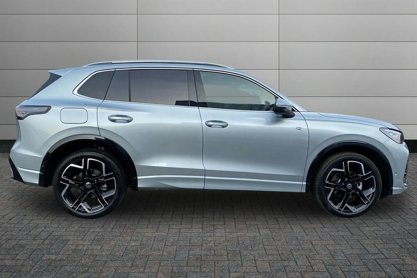 Volkswagen Tiguan 1.5 Etsi Mhev R-line Suv Hybrid Dsg 15 LN26JTO Silver #4