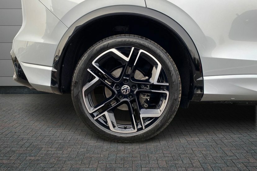 Volkswagen Tiguan 1.5 Etsi Mhev R-line Suv Hybrid Dsg 15 LN26JTO Silver #5
