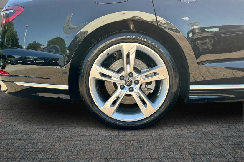 Audi A8 3.0 Tfsie V6 60 S Line Saloon Plug-in H Black #5