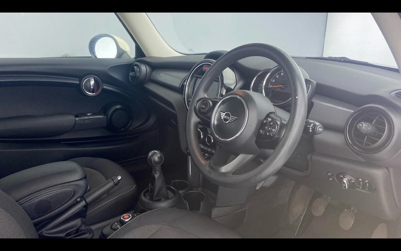 Mini Hatch 3-Door Hatch Cooper Classic VX19NUF White #6
